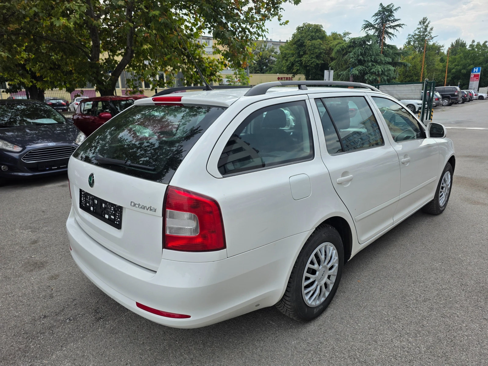Skoda Octavia 1.2 TSI обслужена с вериги, снимка 6 - Автомобили и джипове - 55596773