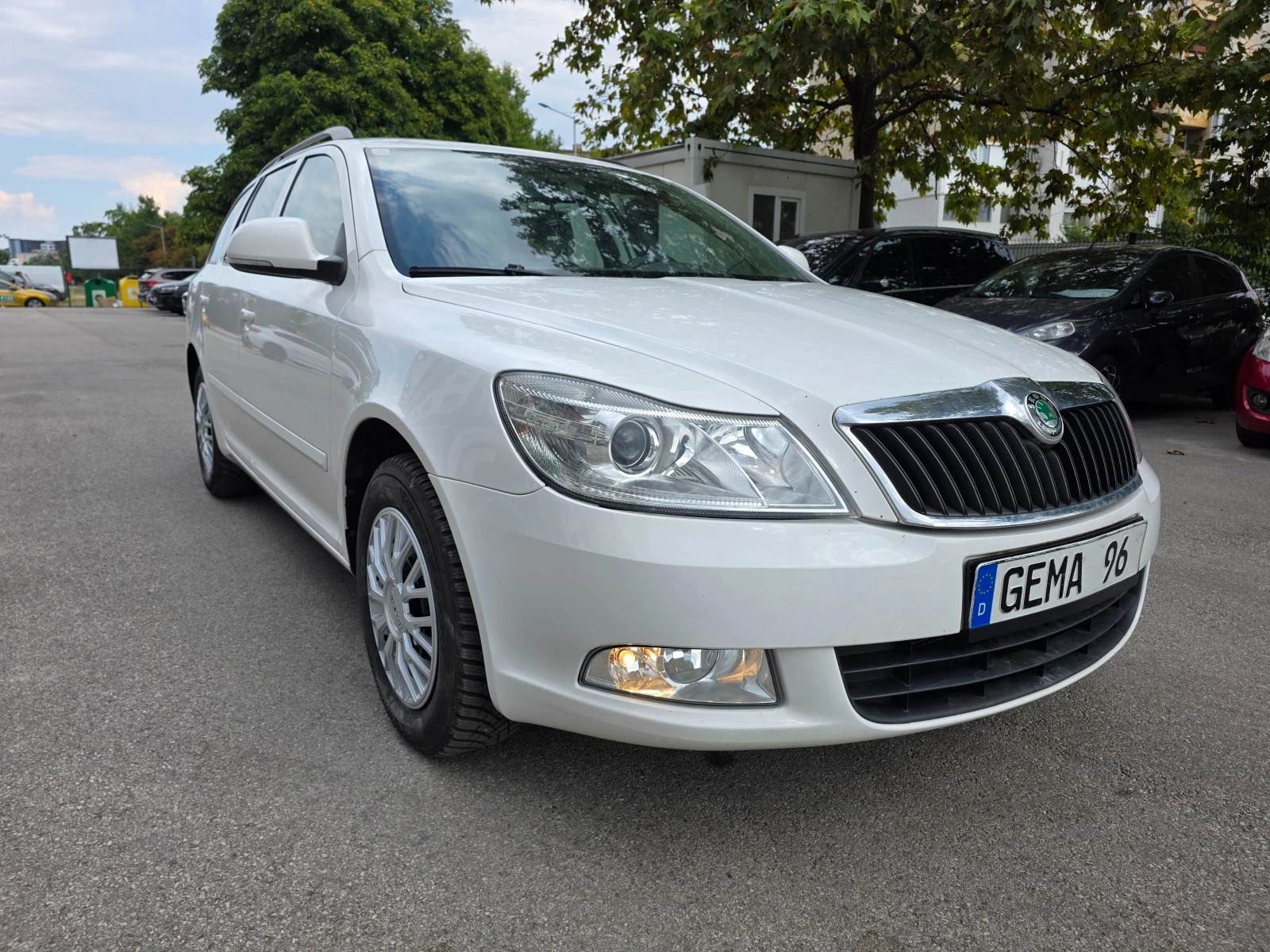 Skoda Octavia 1.2 TSI обслужена с вериги, снимка 9 - Автомобили и джипове - 55596773
