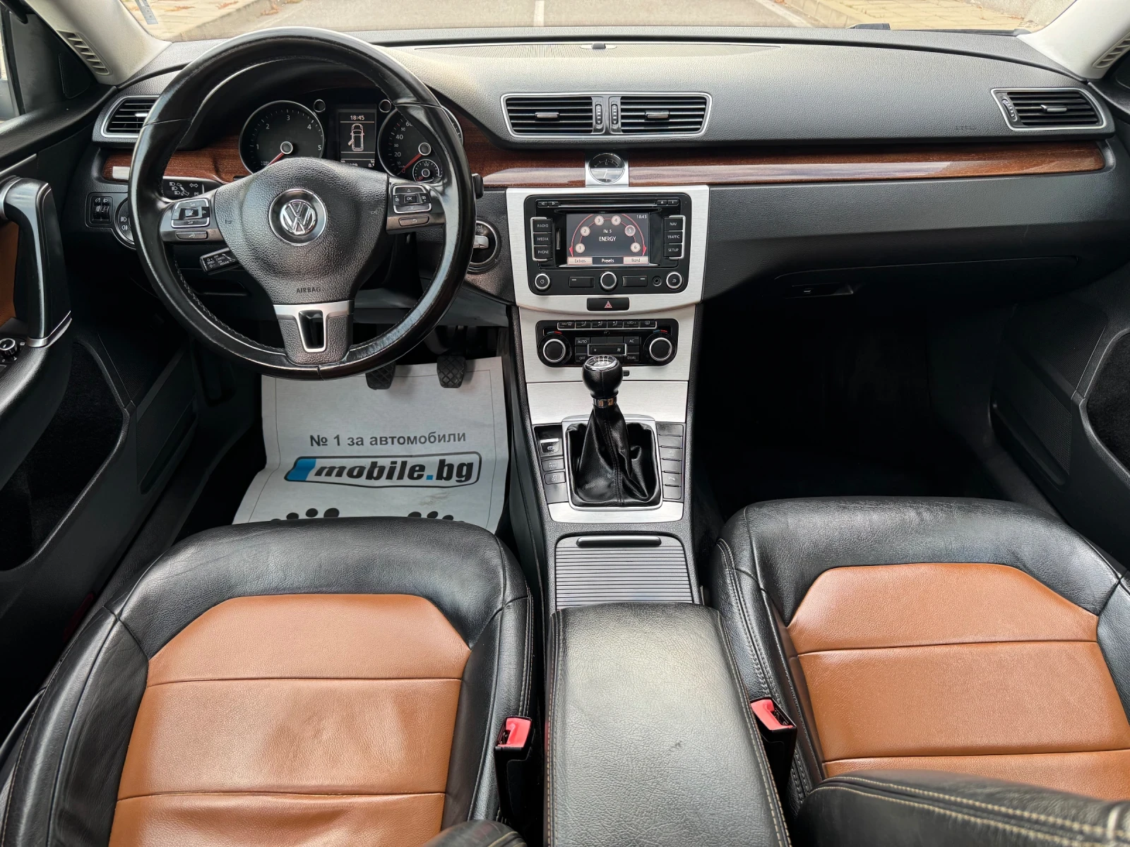 VW Passat 1.6 TDI Panorama Koja, снимка 13 - Автомобили и джипове - 55931346