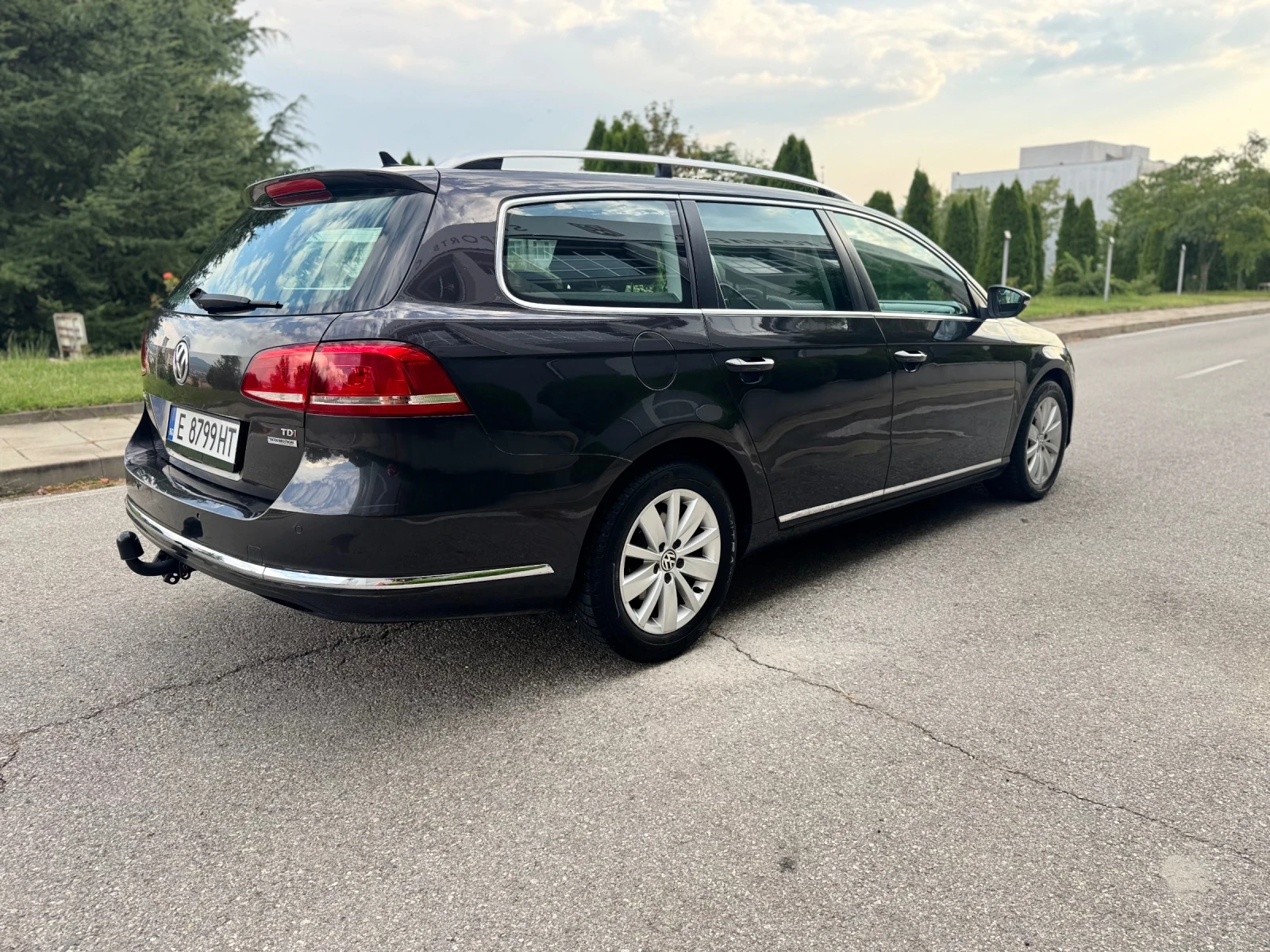 VW Passat 1.6 TDI Panorama Koja, снимка 6 - Автомобили и джипове - 55931346