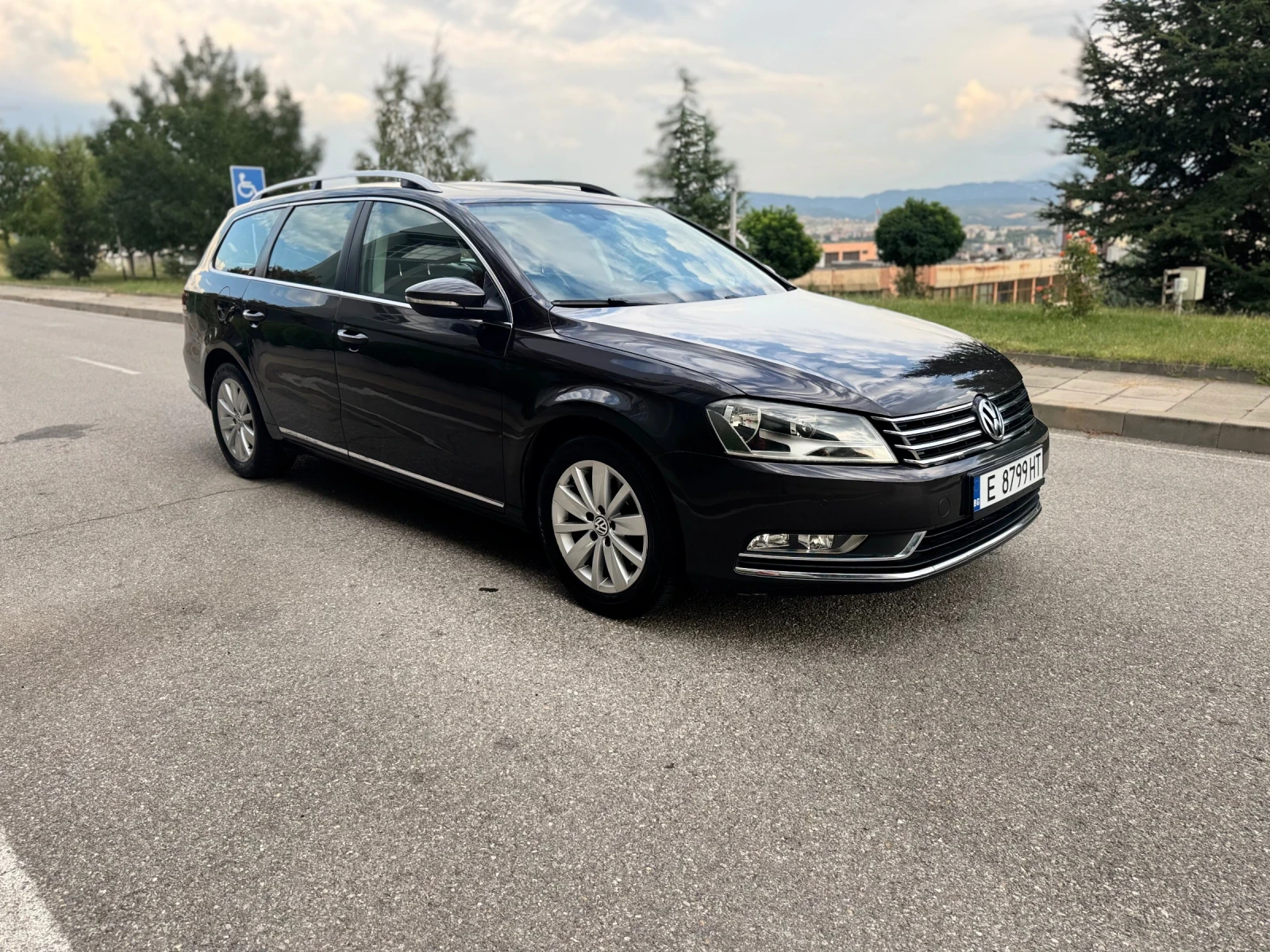 VW Passat 1.6 TDI Panorama Koja, снимка 4 - Автомобили и джипове - 55931346