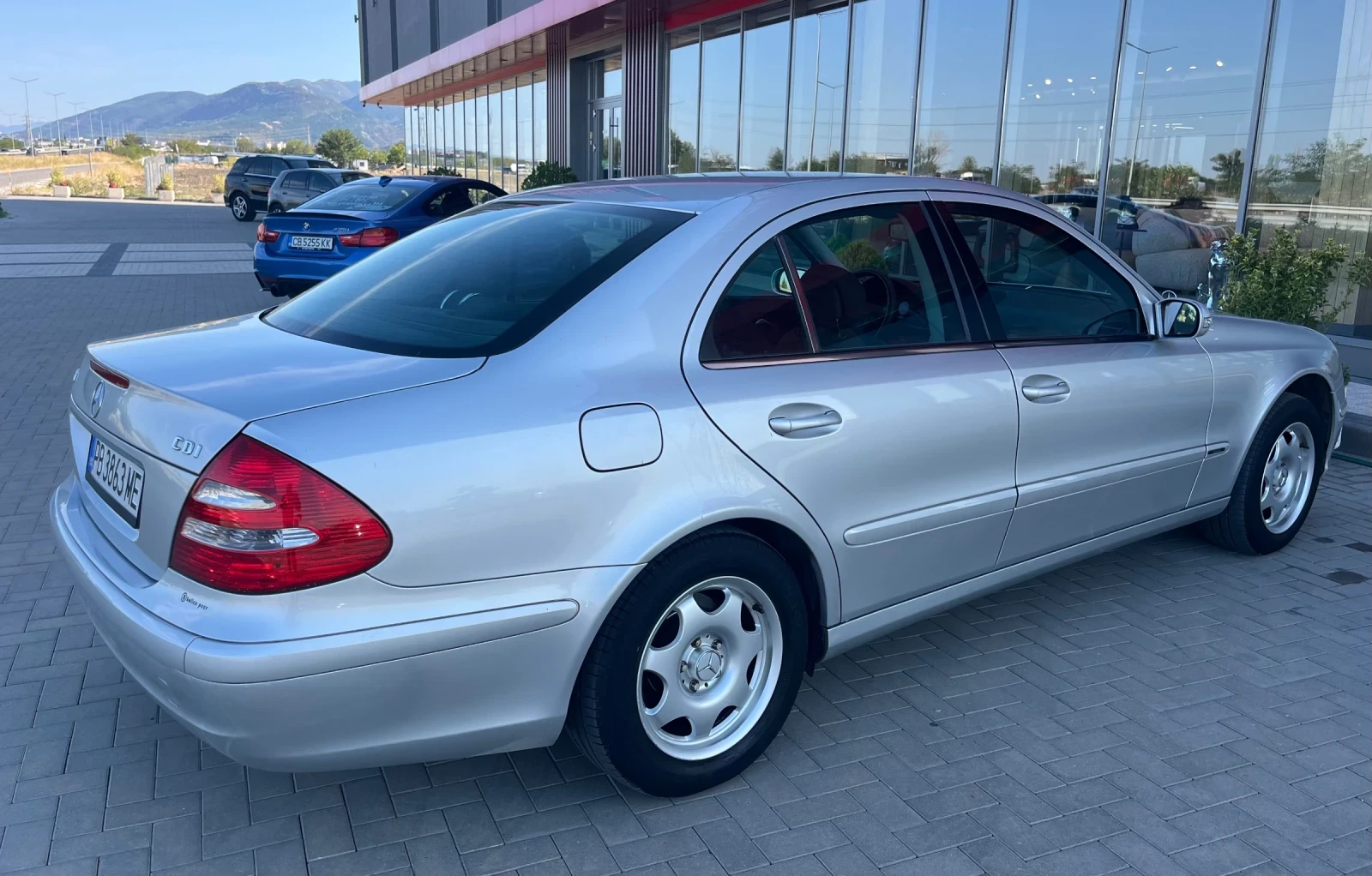 Mercedes-Benz E 200 Classic/Подгрев, снимка 4 - Автомобили и джипове - 56168571