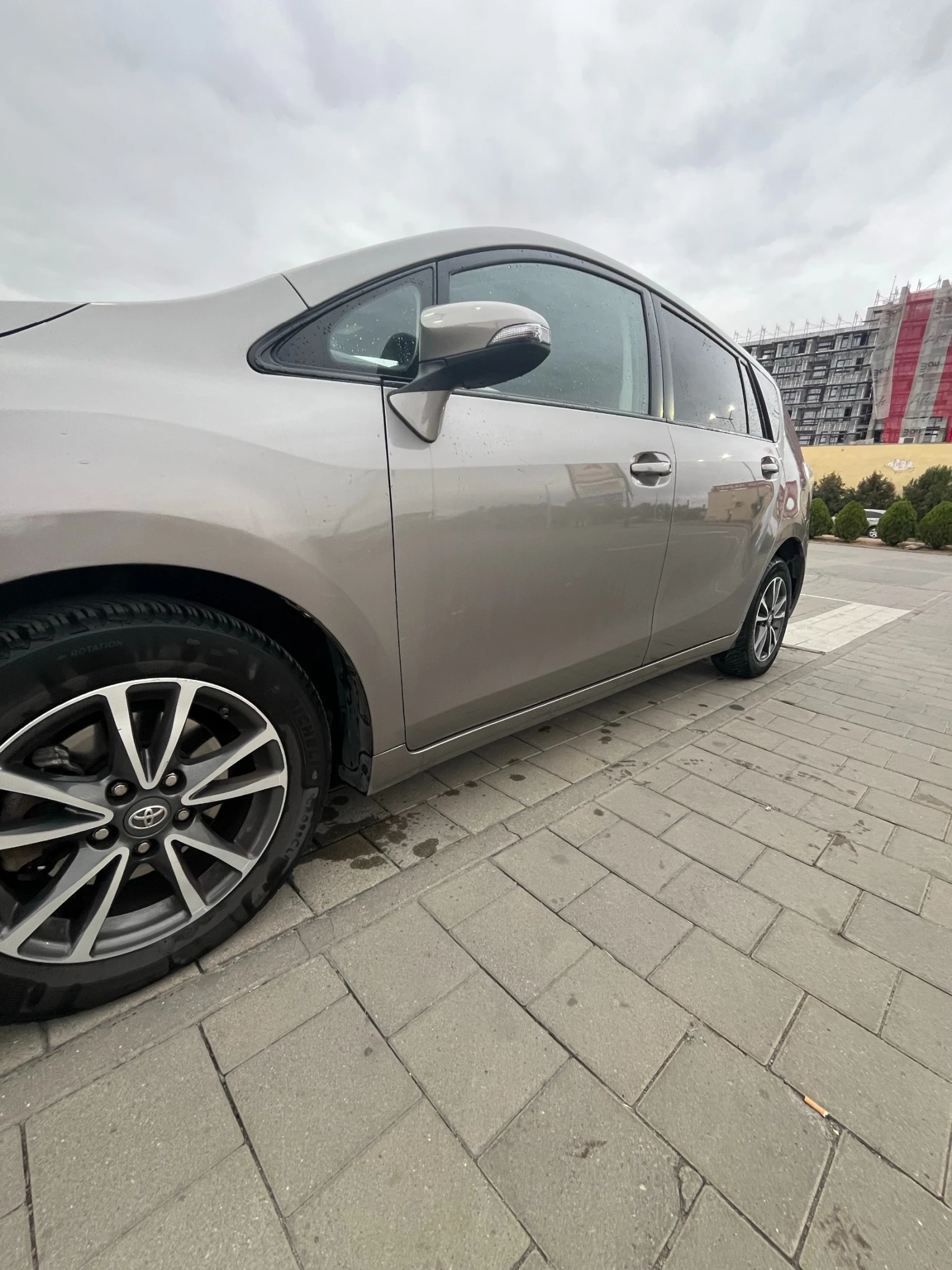 Toyota Verso 1.6 d4d, снимка 10 - Автомобили и джипове - 56484720