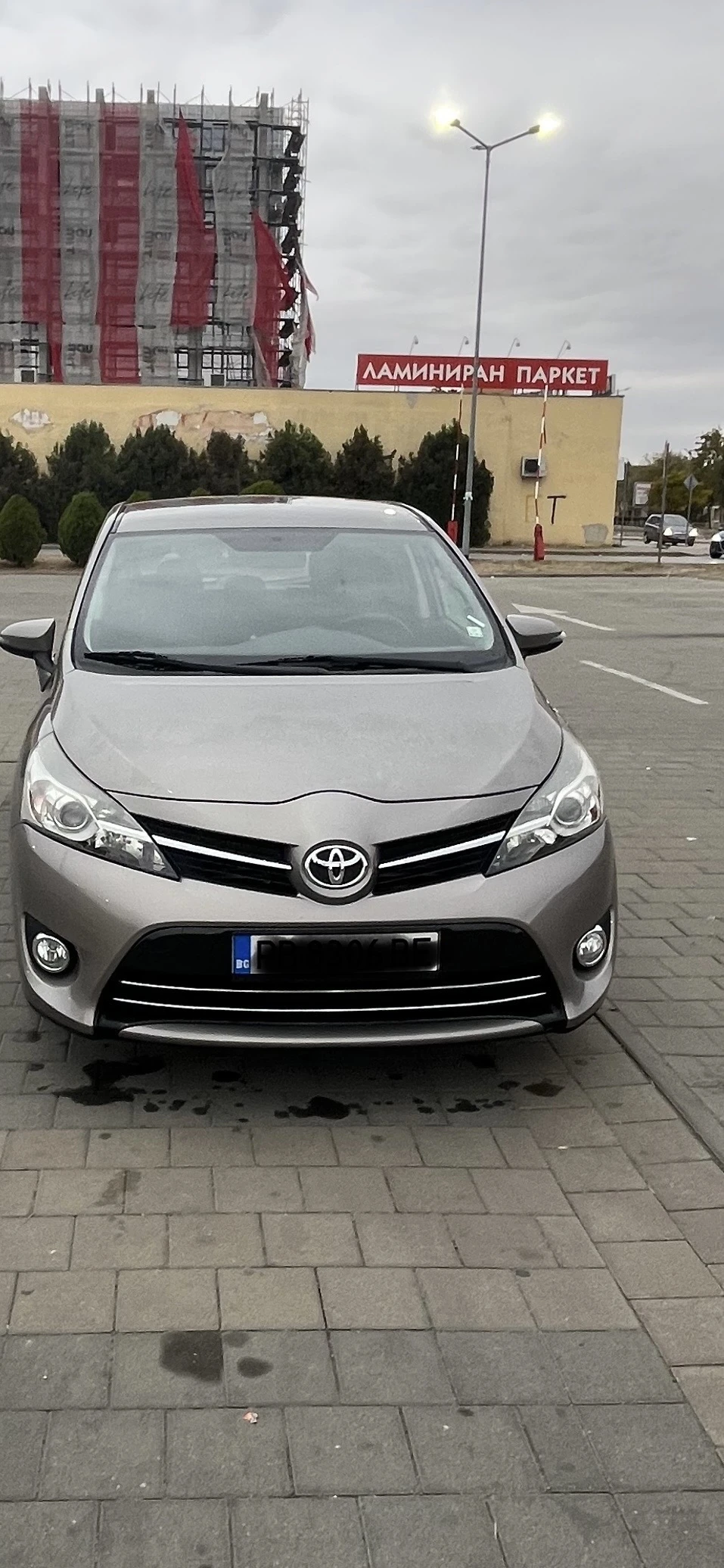 Toyota Verso 1.6 d4d, снимка 9 - Автомобили и джипове - 56484720