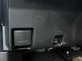 Toyota Tacoma * 4x4 Double Cab Auto * CARFAX * БЕЗ ПЪРВОНАЧАЛНА , снимка 16