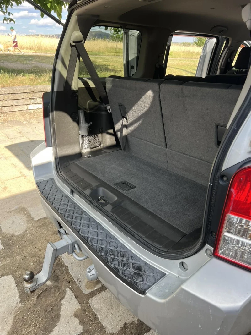 Nissan Pathfinder, снимка 13 - Автомобили и джипове - 52684659