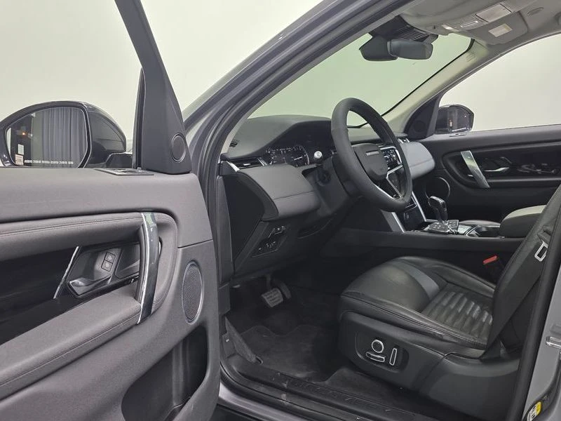 Land Rover Discovery Sport 2.0 Automatic, снимка 12 - Автомобили и джипове - 55841243