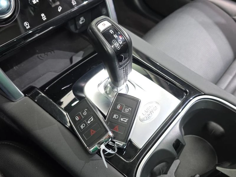 Land Rover Discovery Sport 2.0 Automatic, снимка 9 - Автомобили и джипове - 55841243