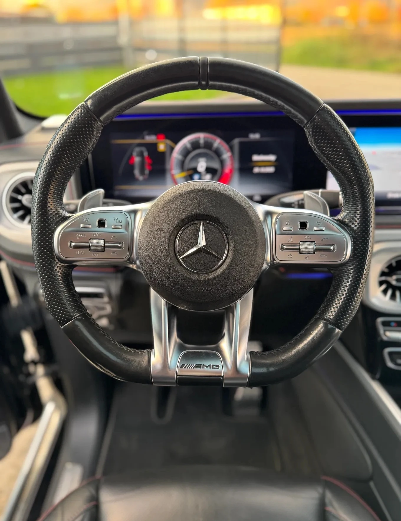 Mercedes-Benz G 63 AMG 4.0 V8 4x4 - изображение 8