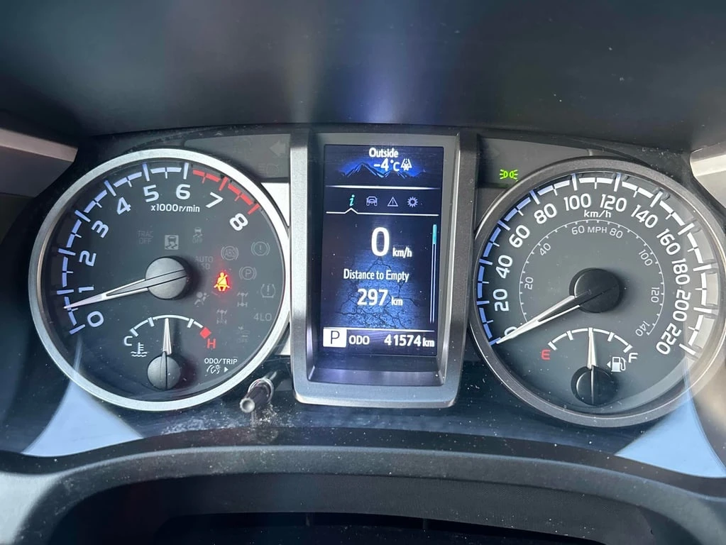 Toyota Tacoma * 4x4 Double Cab Auto * CARFAX * ��� ������������  | Mobile.bg � ����������� 8