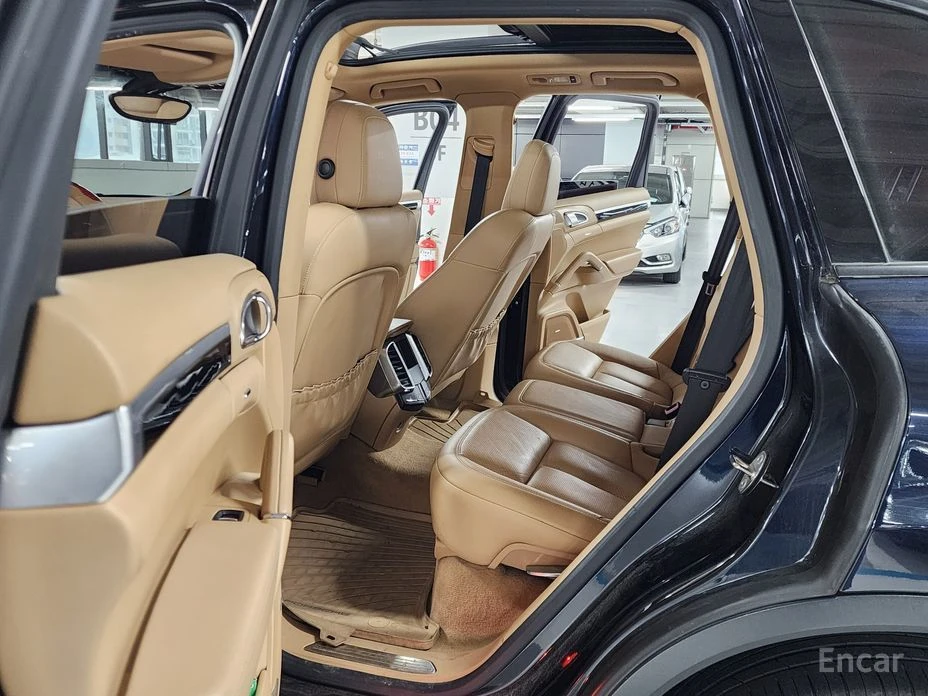 Porsche Cayenne  - изображение 9