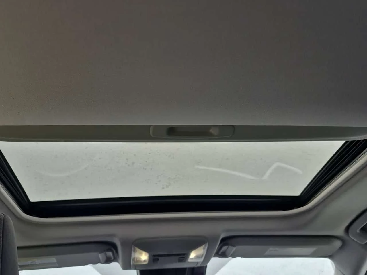 Toyota Rav4 HYBRID XLE  CARFAX, снимка 12 - Автомобили и джипове - 53715360