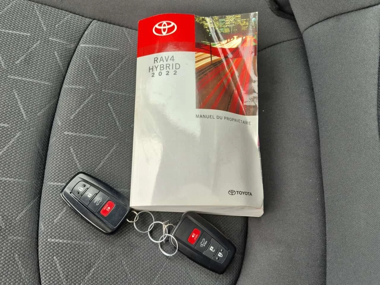 Toyota Rav4 HYBRID XLE  CARFAX, снимка 8 - Автомобили и джипове - 53715360