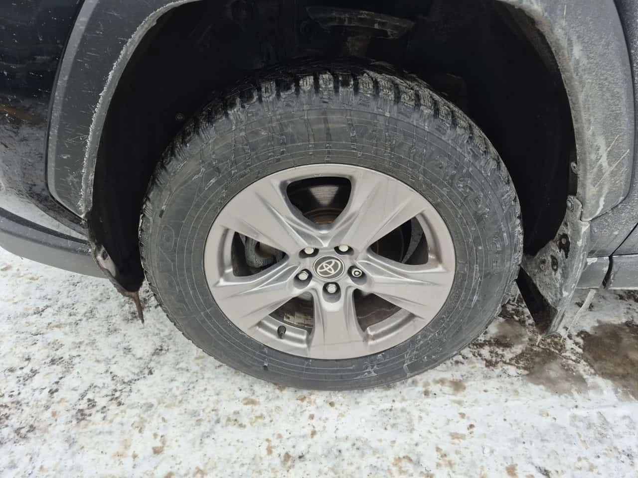 Toyota Rav4 HYBRID XLE  CARFAX, снимка 6 - Автомобили и джипове - 53715360