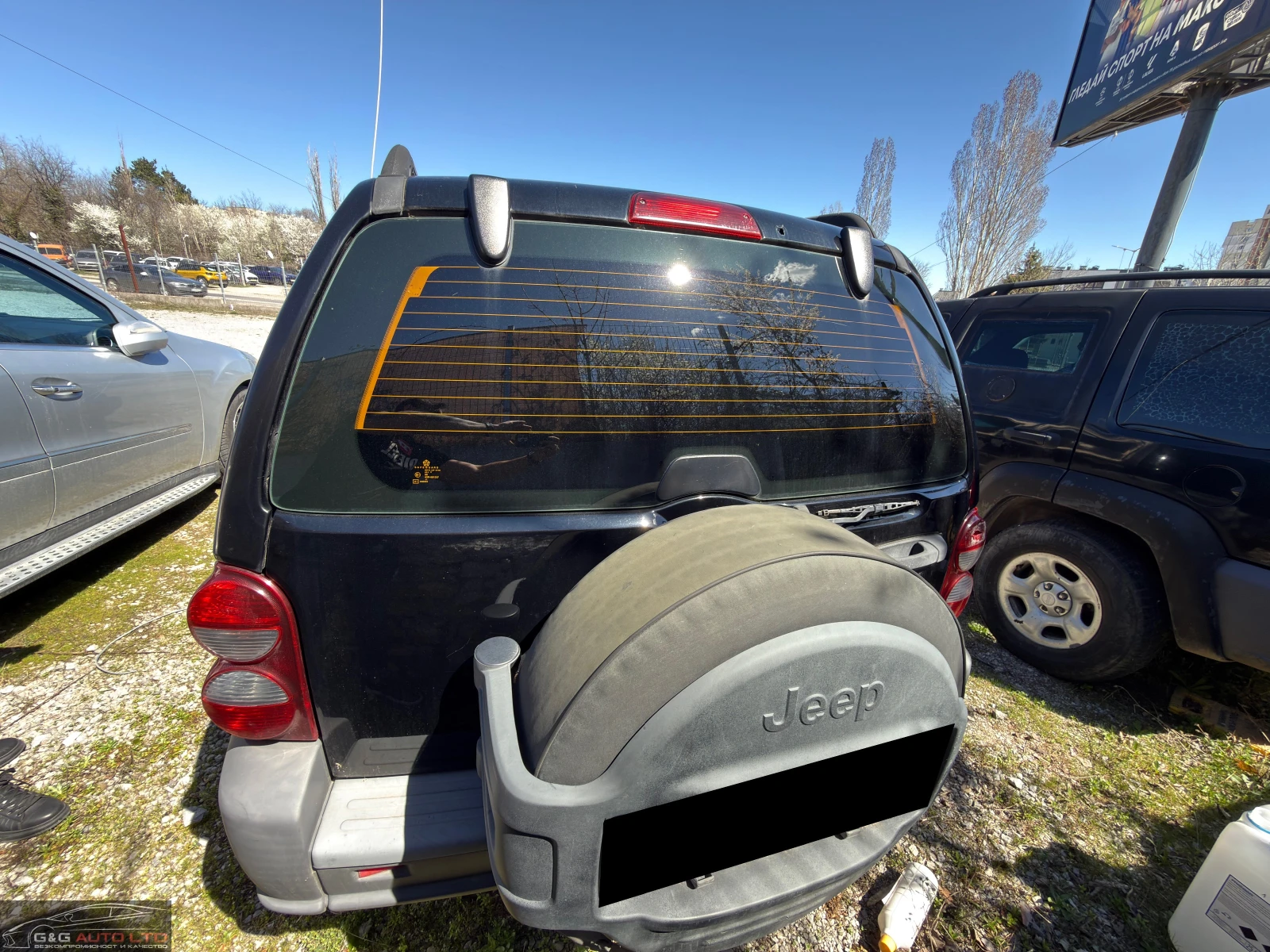 Jeep Cherokee 2.8CRDI/163К.С./БРОНИРАНИ/ЦЕНАТА Е ЗА 2-ТЕ, снимка 6 - Автомобили и джипове - 54112829