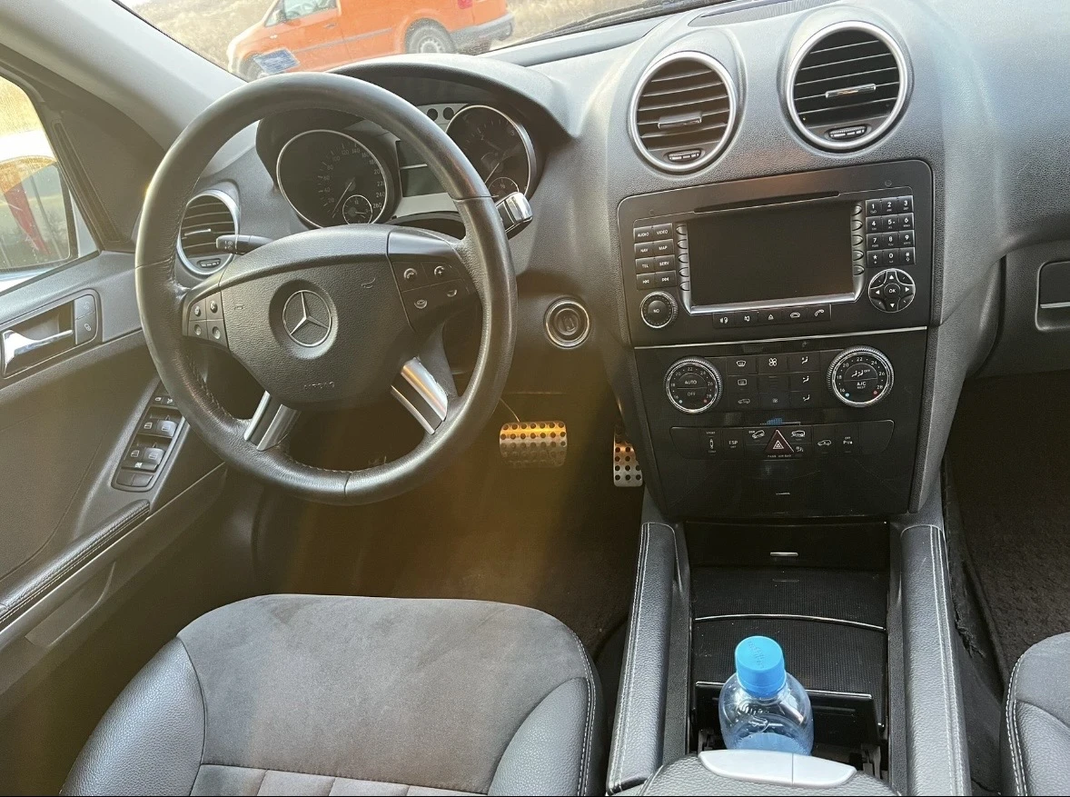 Mercedes-Benz ML 320, снимка 9 - Автомобили и джипове - 54285571