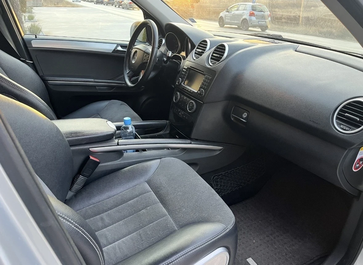 Mercedes-Benz ML 320, снимка 10 - Автомобили и джипове - 54285571