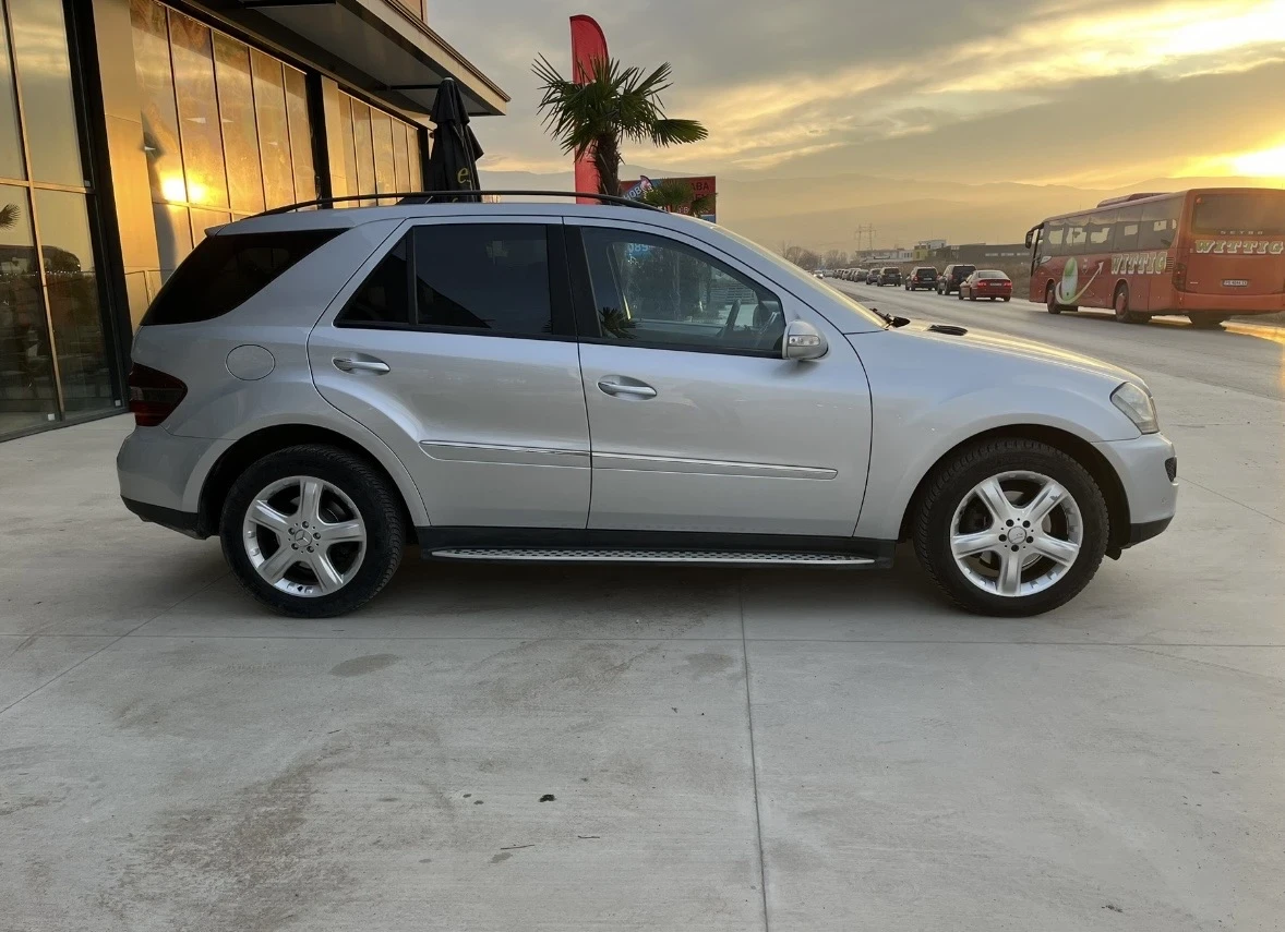 Mercedes-Benz ML 320, снимка 4 - Автомобили и джипове - 54285571