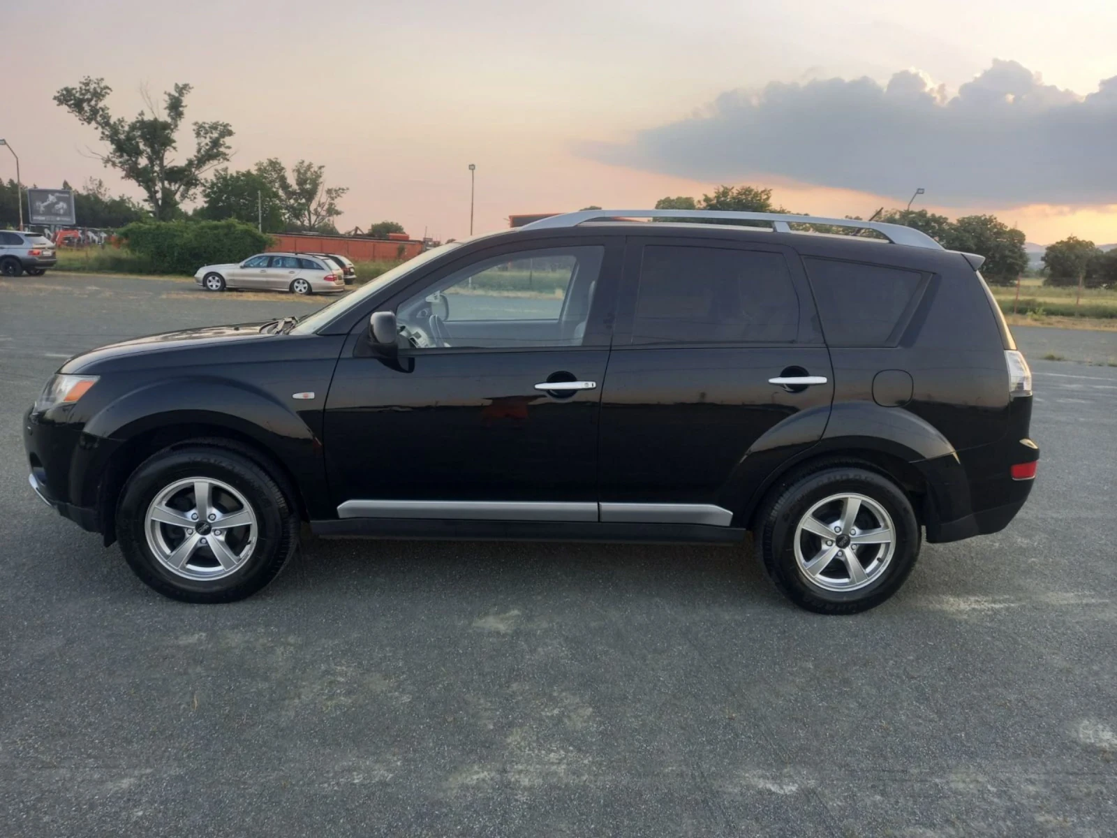 Mitsubishi Outlander 2.0 4x4 КОЖА, снимка 2 - Автомобили и джипове - 54795293