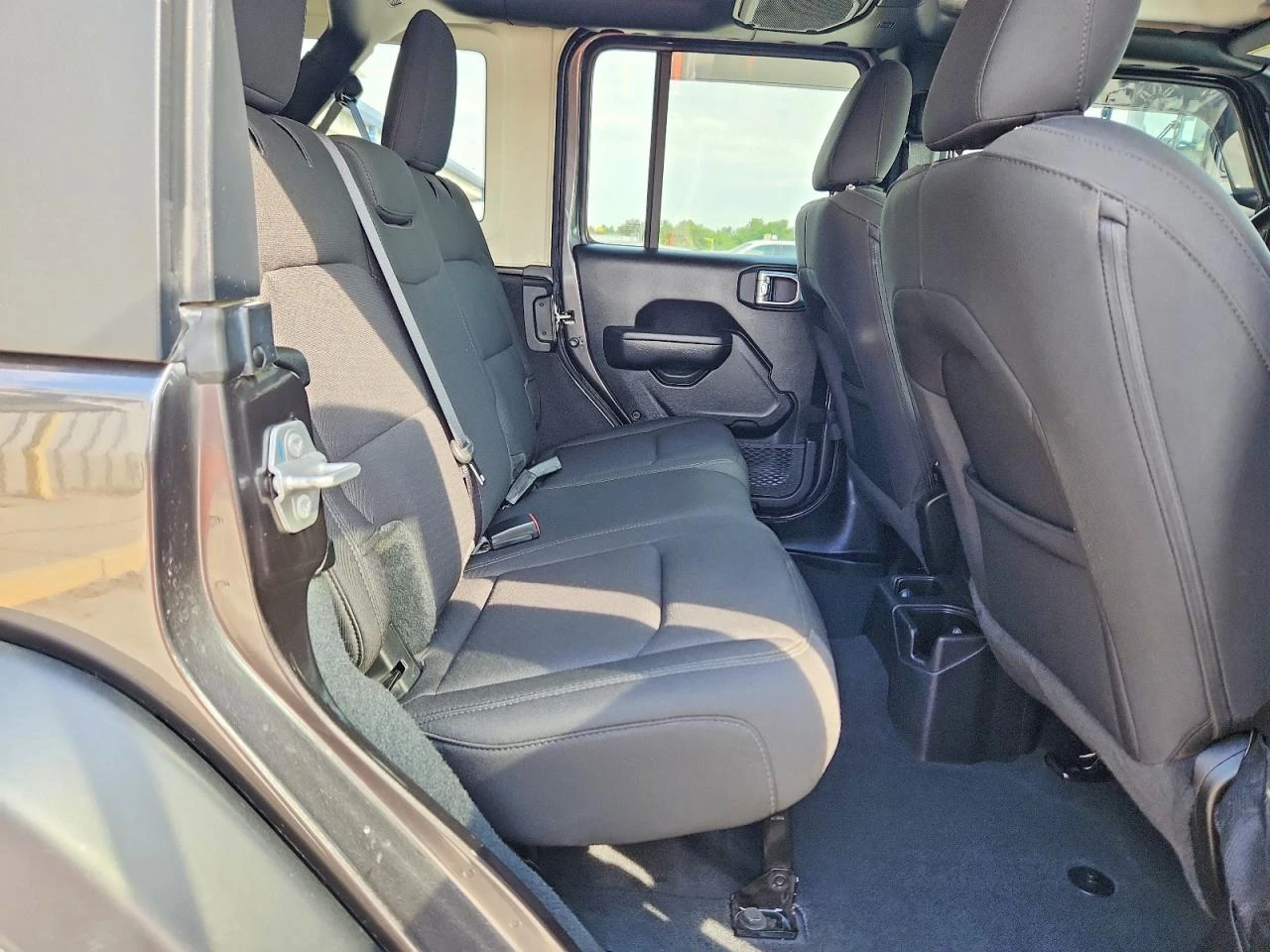 Jeep Wrangler ����� | Mobile.bg � ����������� 10
