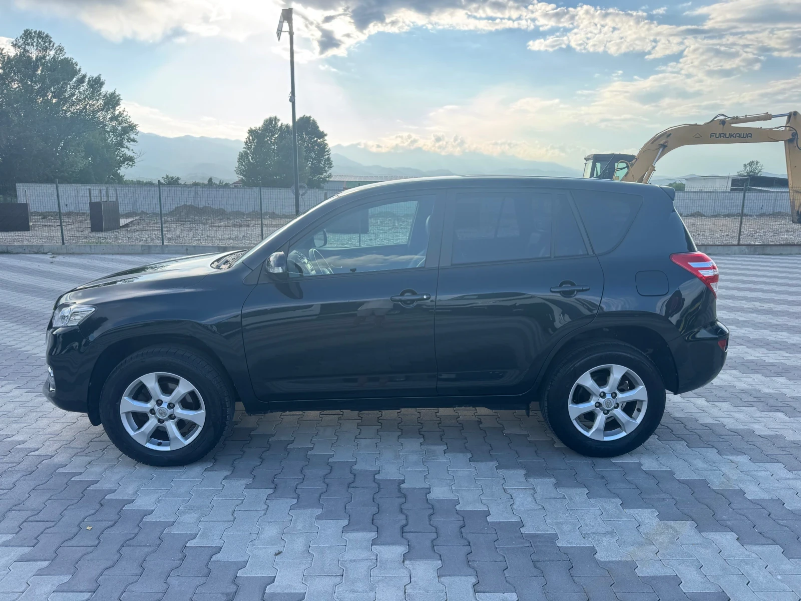 Toyota Rav4 D-4D 150k.c 4x4, снимка 8 - Автомобили и джипове - 55124221