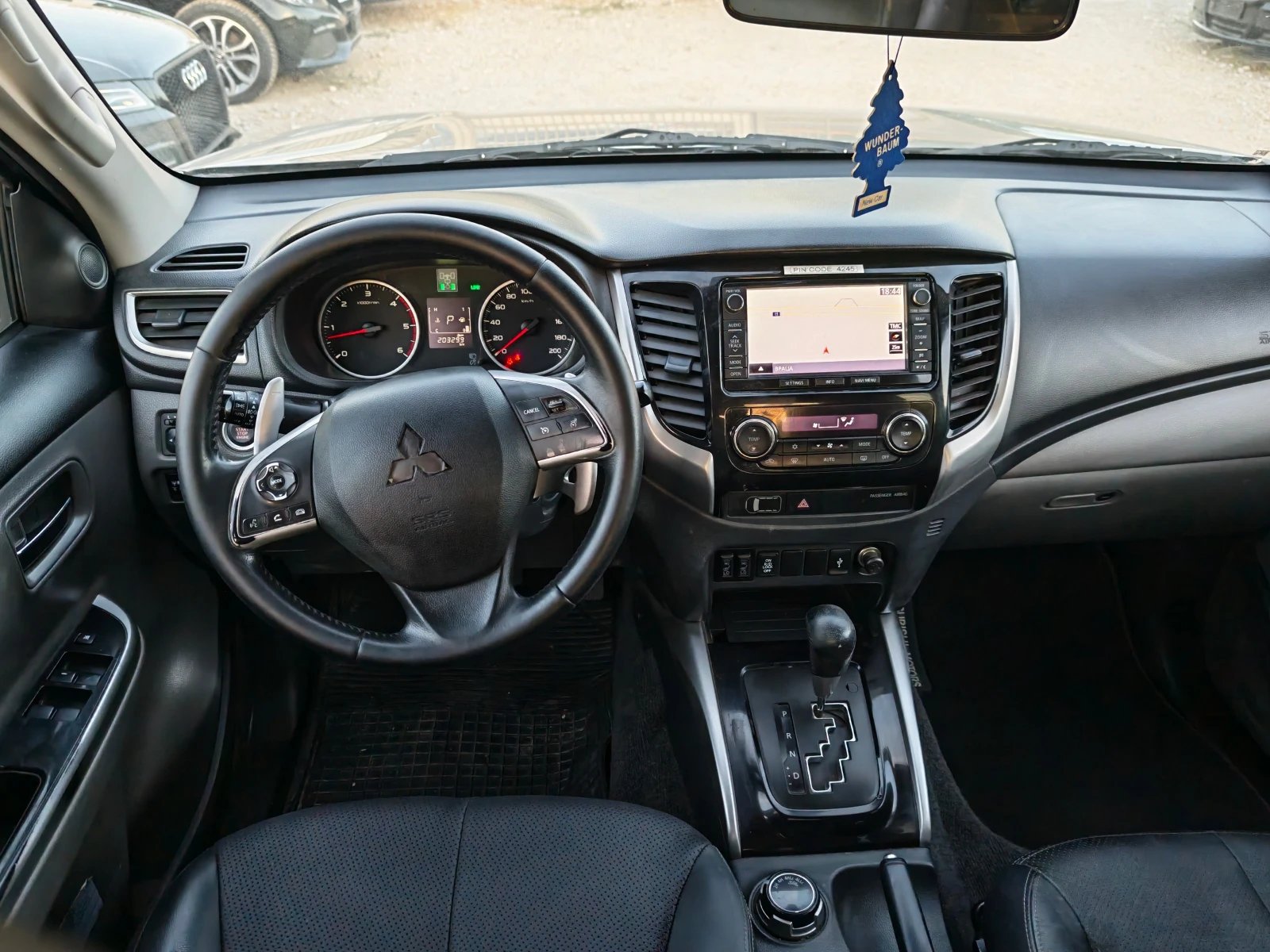 Mitsubishi L200 2.4 дизел 4х4, снимка 10 - Автомобили и джипове - 55958768