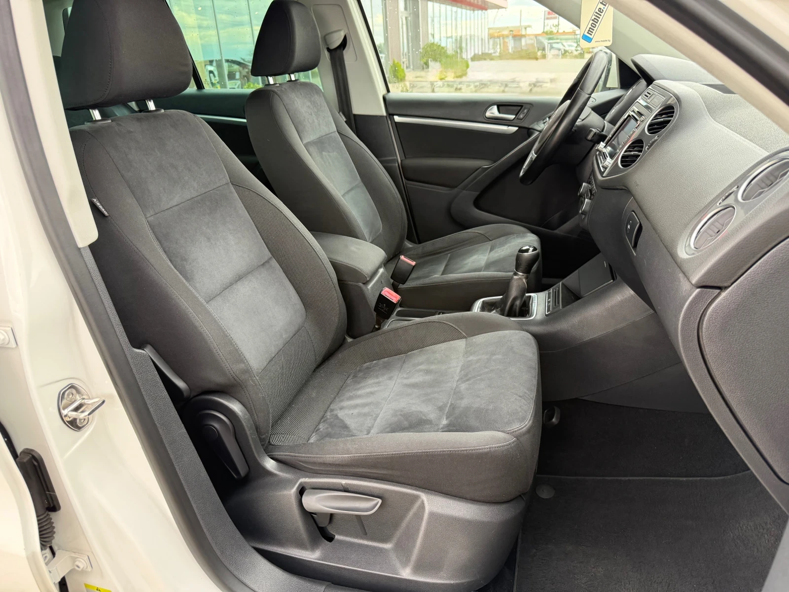 VW Tiguan 2.0 TDI 140к.с 4MOTION / HIGHLINE / PANORAMA , снимка 9 - Автомобили и джипове - 56204628