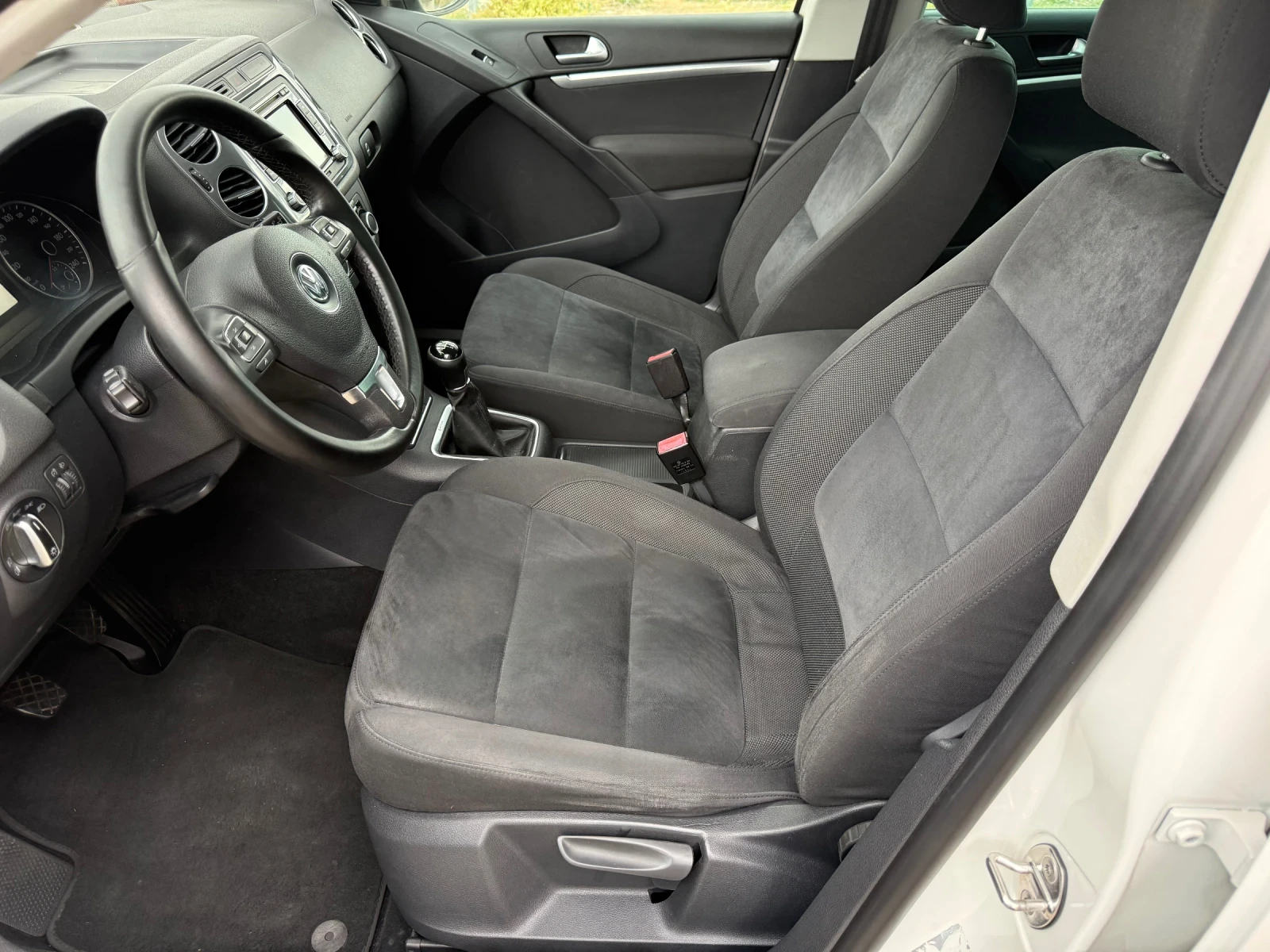 VW Tiguan 2.0 TDI 140к.с 4MOTION / HIGHLINE / PANORAMA , снимка 5 - Автомобили и джипове - 56204628