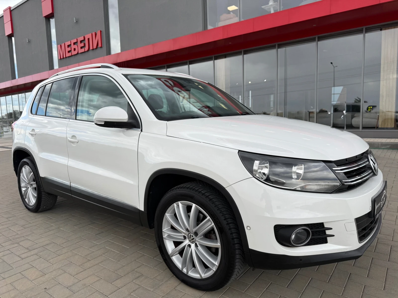 VW Tiguan 2.0 TDI 140к.с 4MOTION / HIGHLINE / PANORAMA , снимка 3 - Автомобили и джипове - 56204628