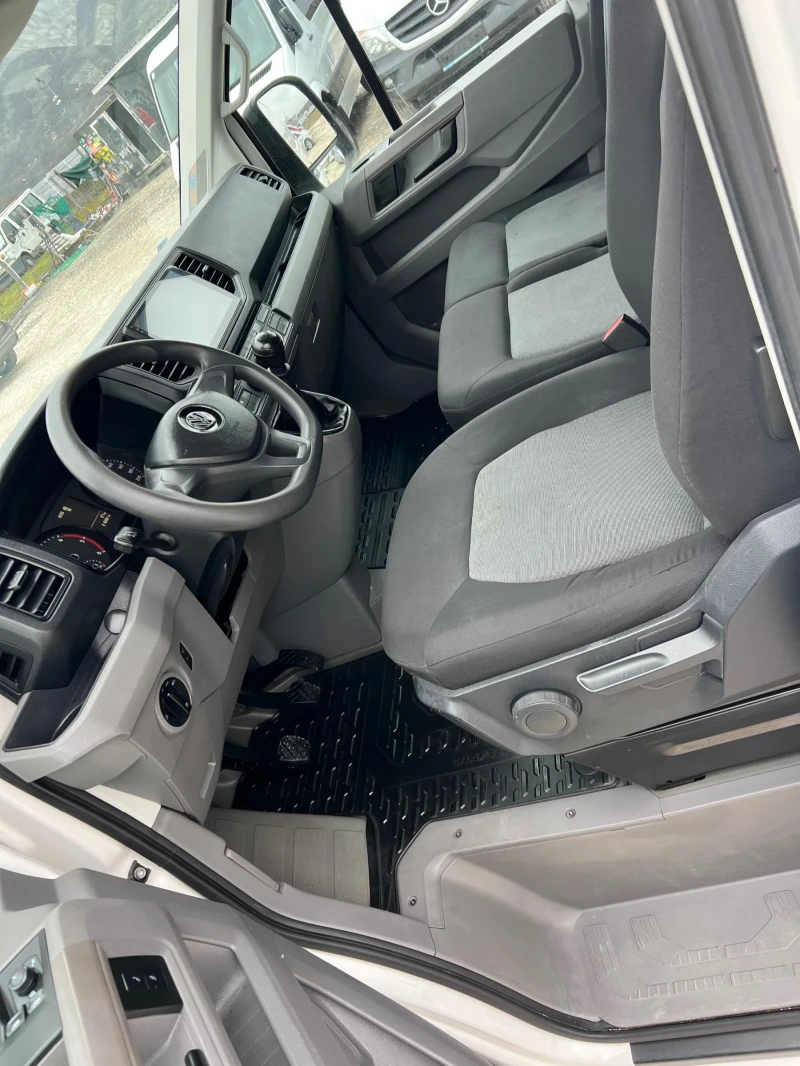 VW Crafter EURO 6b - КЛИМАТРОНИК, снимка 15 - Бусове и автобуси - 53488126