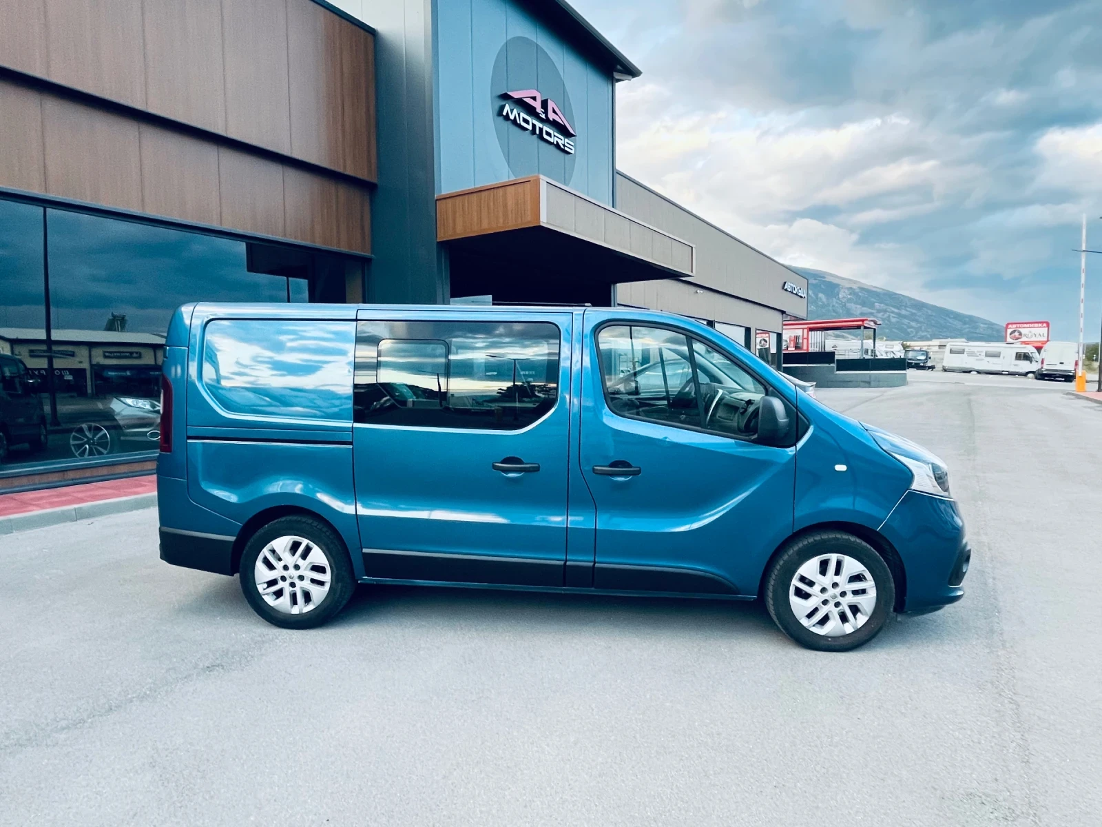 Renault Trafic ;6-МЕСТА;КЛИМАТИК;НАВИГАЦИЯ; - изображение 5