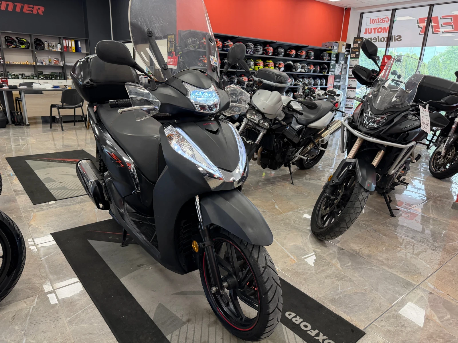 Honda Sh 300 ABS Sport , снимка 2 - Мотоциклети и мототехника - 54550710