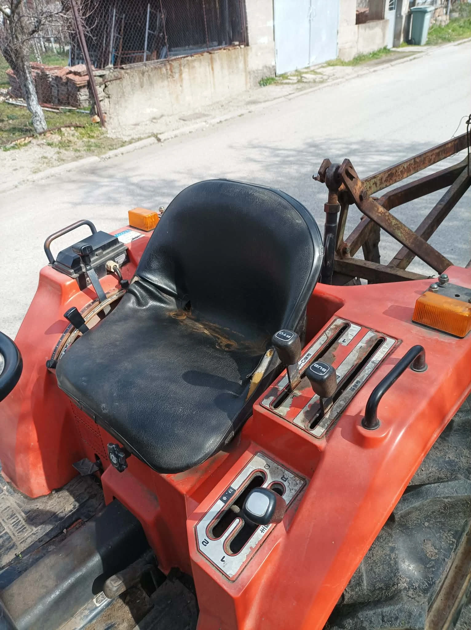 Трактор Hinomoto N200, снимка 12 - Селскостопанска техника - 53748518