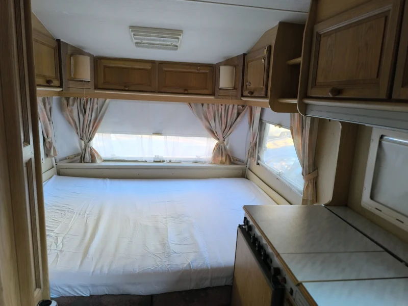 Каравана Chateau Cantara 2000, снимка 8 - Каравани и кемпери - 52941842