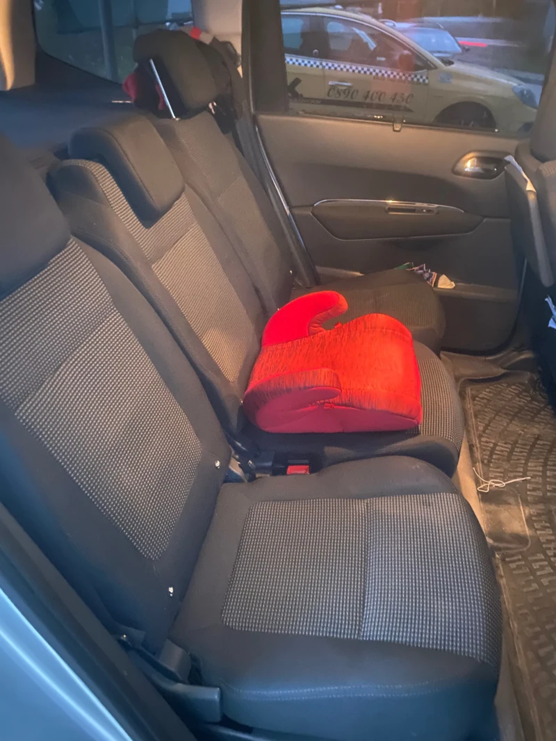 Peugeot 5008 Ван, снимка 13 - Автомобили и джипове - 51778942