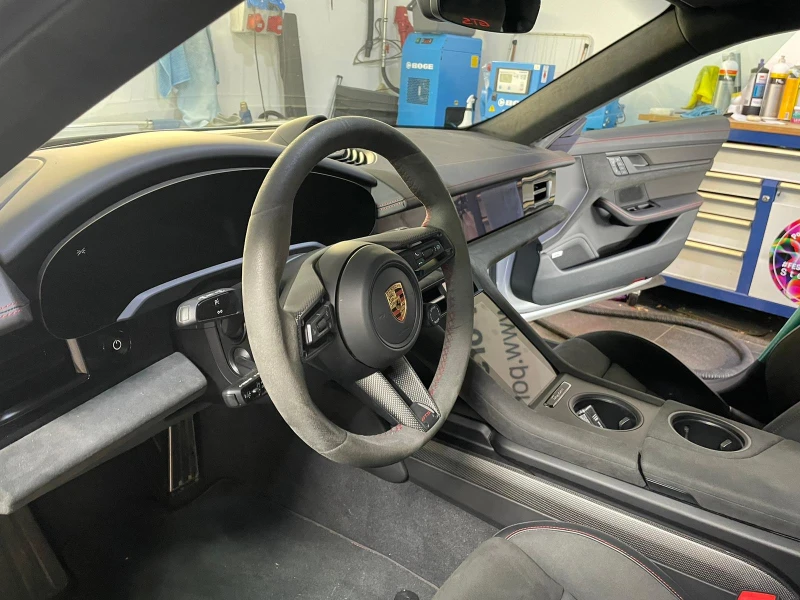 Porsche Taycan GTS ST, снимка 9 - Автомобили и джипове - 47336036