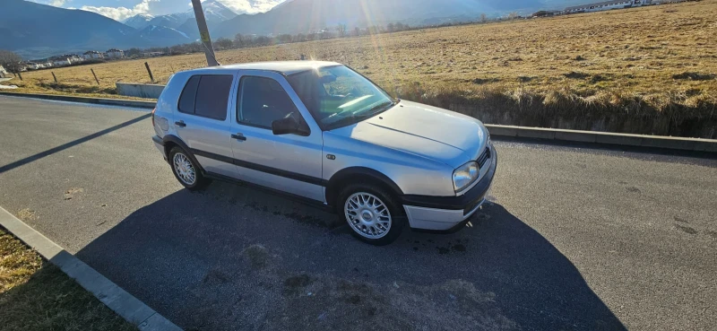 VW Golf, снимка 3 - Автомобили и джипове - 48909634