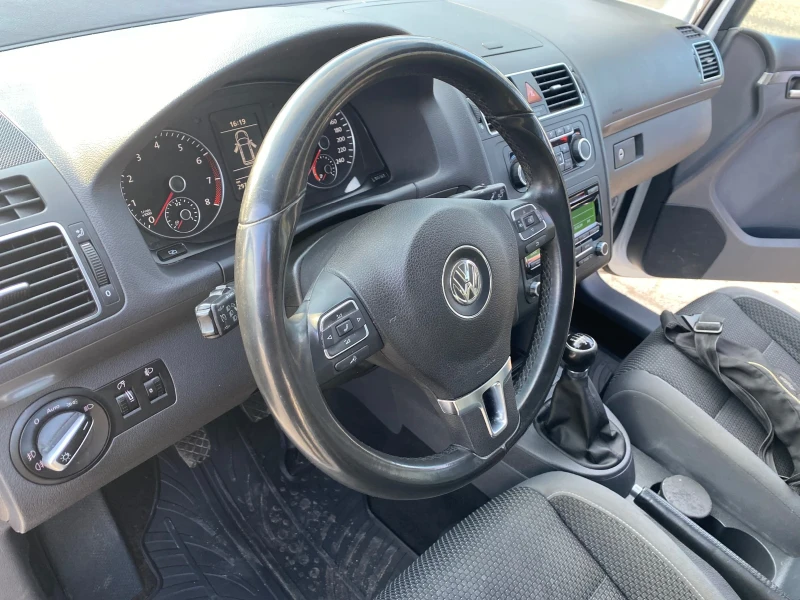 VW Touran 1.4 Ecofuel, снимка 6 - Автомобили и джипове - 49268895