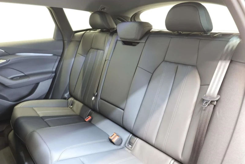 Audi A6 e-TRON* PERFORMANCE* S-LINE* DISTR* , снимка 11 - Автомобили и джипове - 50189347