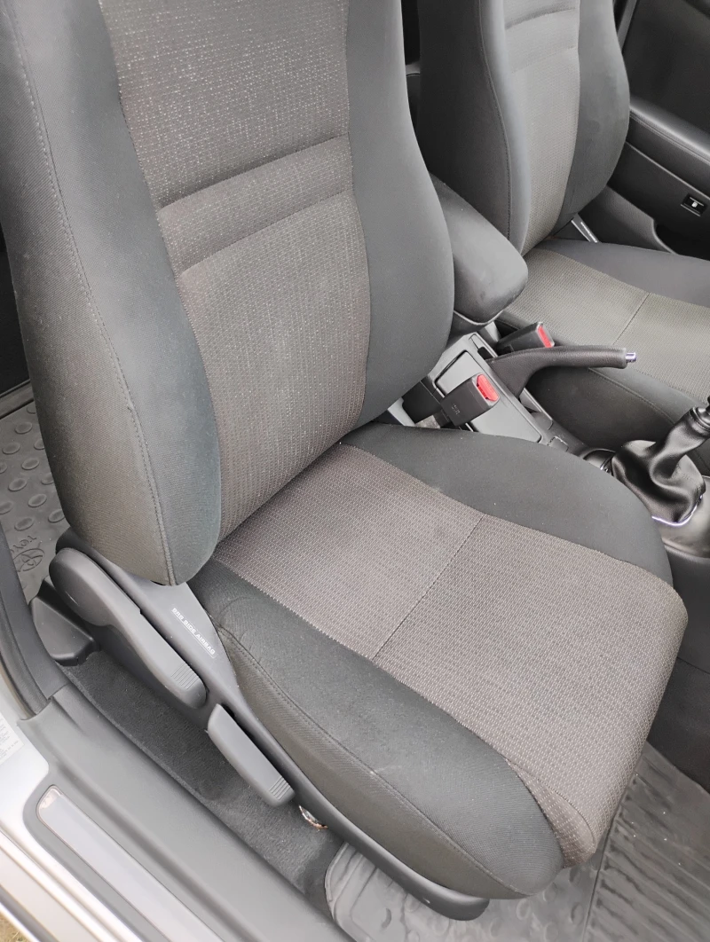 Toyota Avensis D4D, снимка 13 - Автомобили и джипове - 52553066