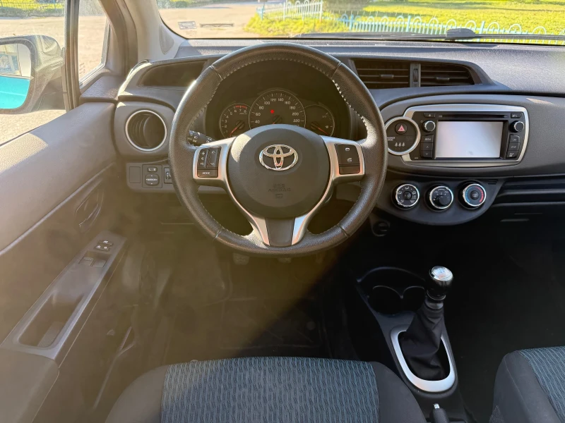 Toyota Yaris 1.33 NAVI/CAMERA/BLUETOOTH, снимка 11 - Автомобили и джипове - 53141575