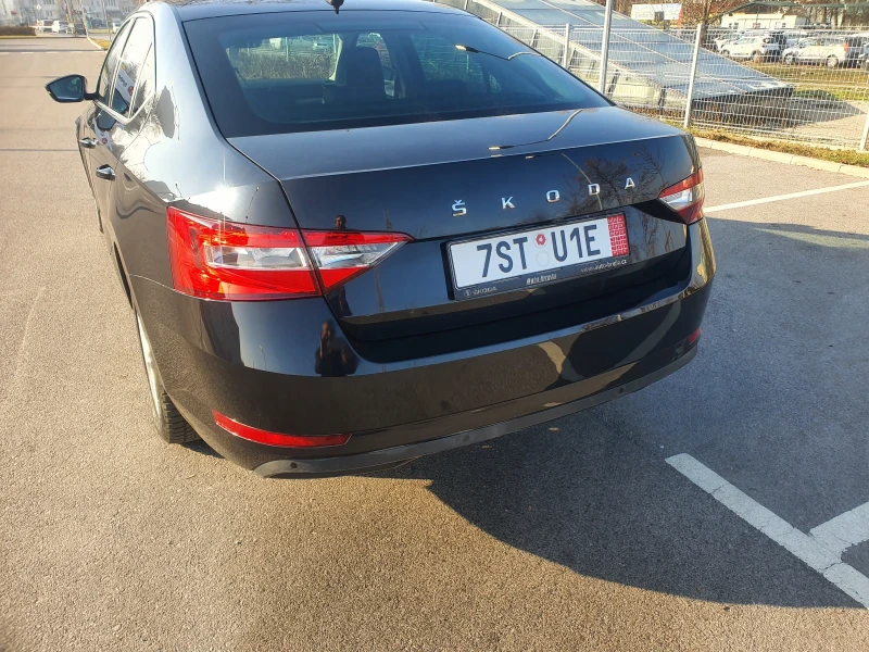 Skoda Superb 2.0TDI, снимка 9 - Автомобили и джипове - 53517145