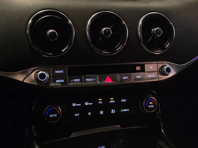 Kia Stinger 2.0 TURBO 2WD PLATINUM, снимка 14 - Автомобили и джипове - 55221926