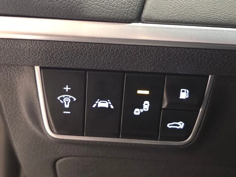 Kia Stinger 2.0 TURBO 2WD PLATINUM, снимка 15 - Автомобили и джипове - 55221926