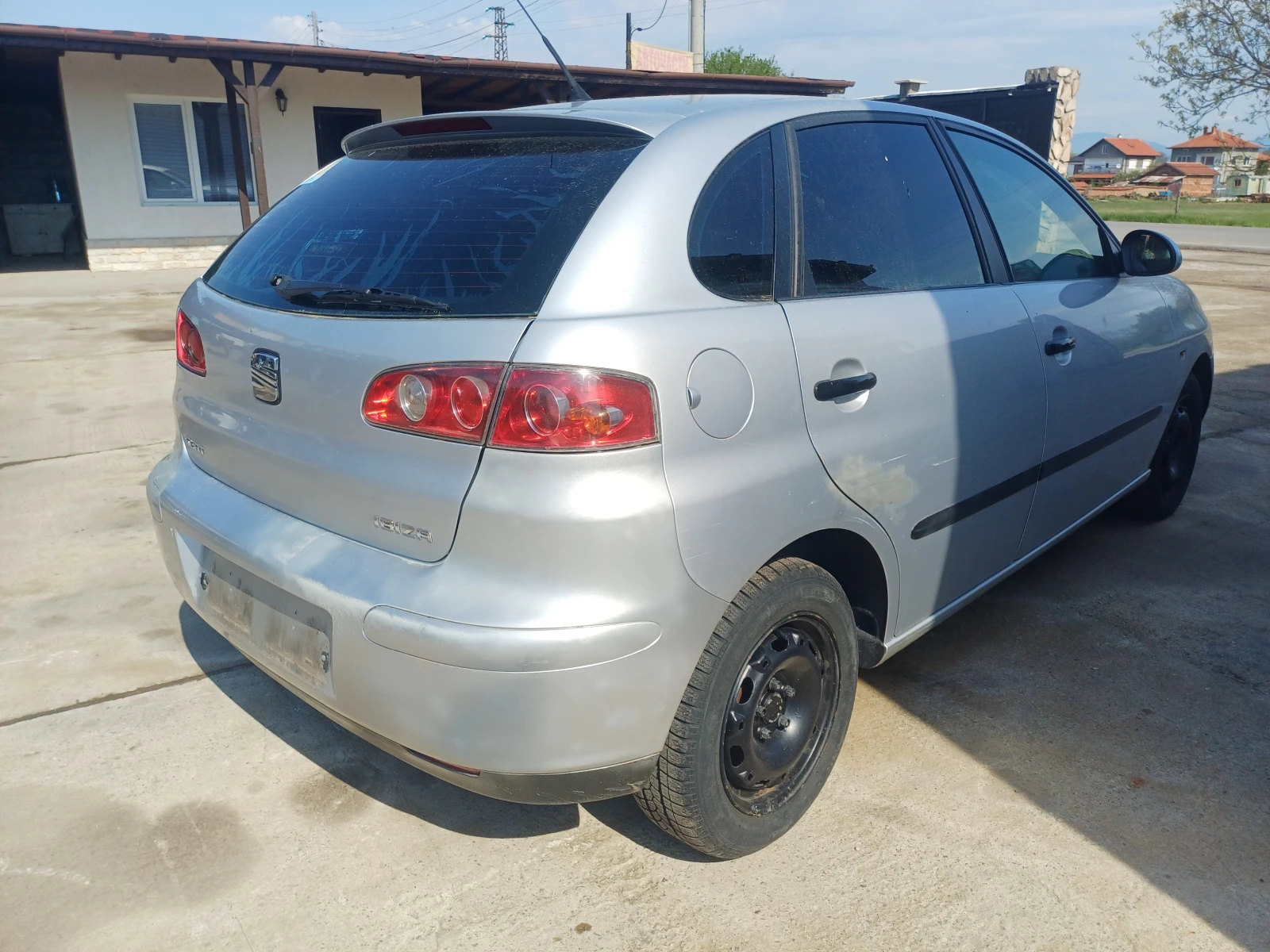 Seat Ibiza 1.2 64 к.с., снимка 7 - Автомобили и джипове - 51650592