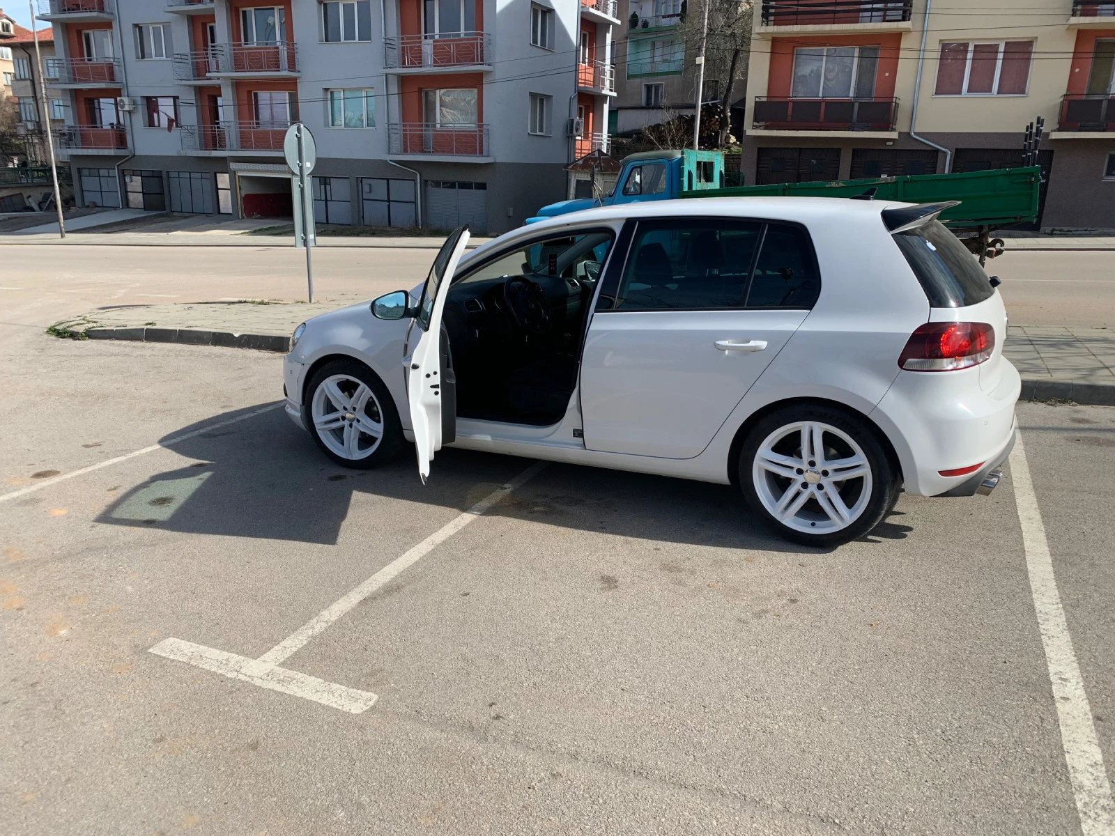 VW Golf Sportback - изображение 3