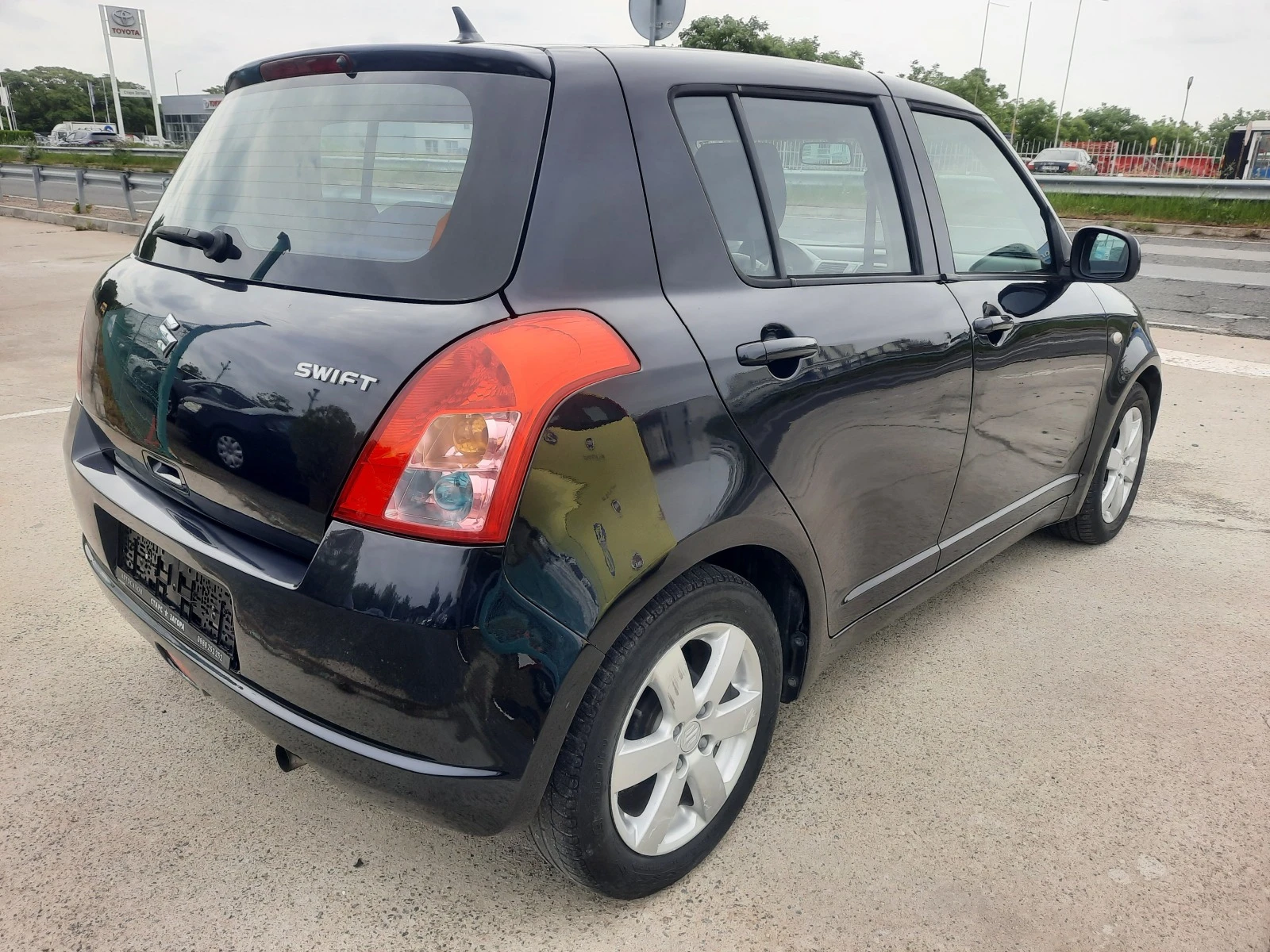 Suzuki Swift 1, 3i ГАЗ ИТАЛИЯ - изображение 7