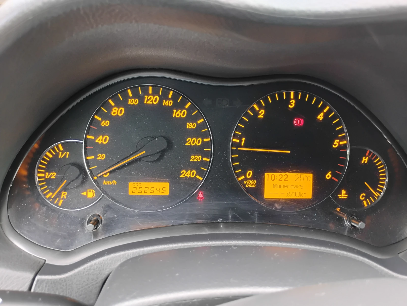 Toyota Avensis D4D - изображение 7