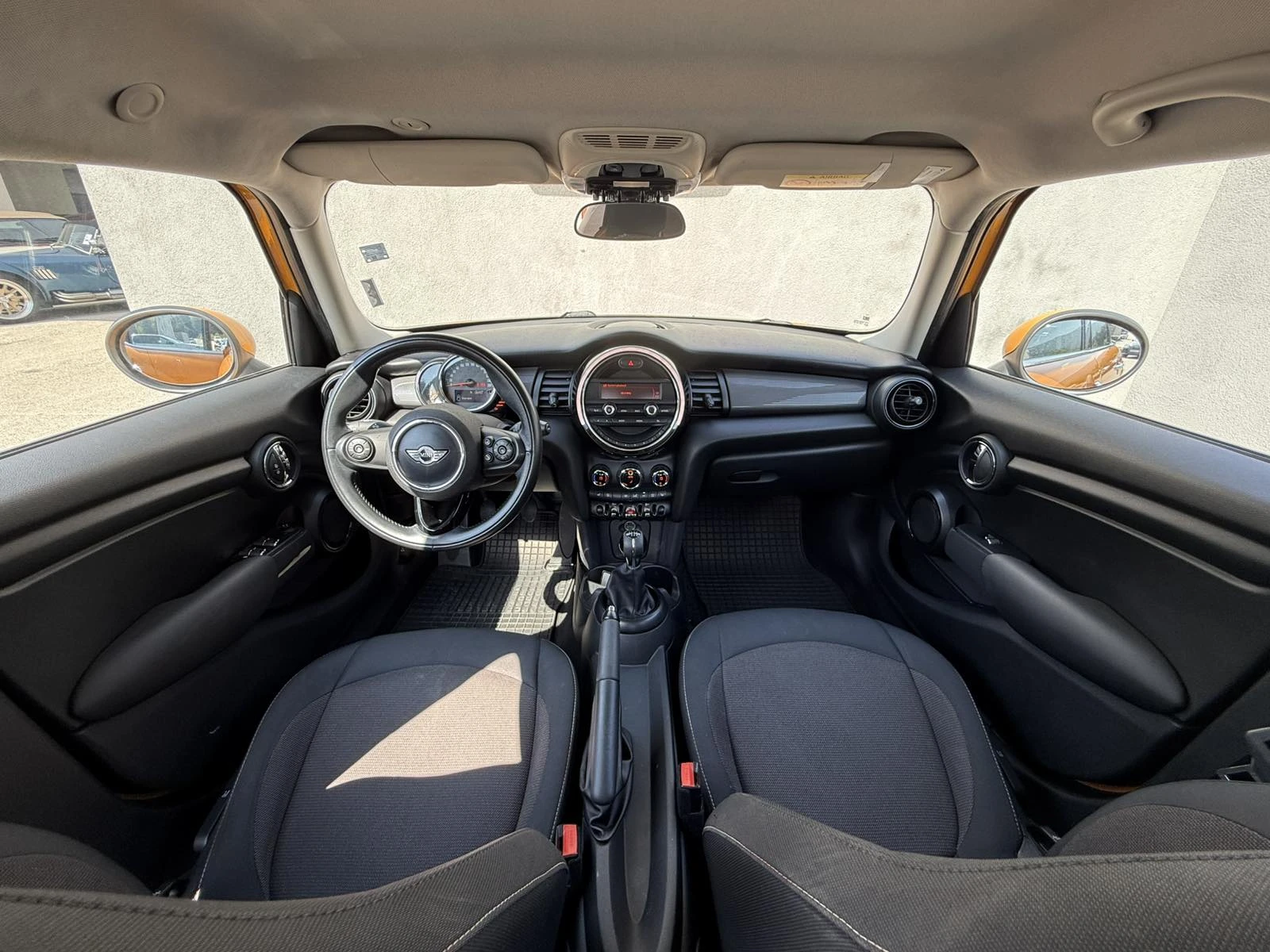 Mini Cooper ONE 1.2 - изображение 10