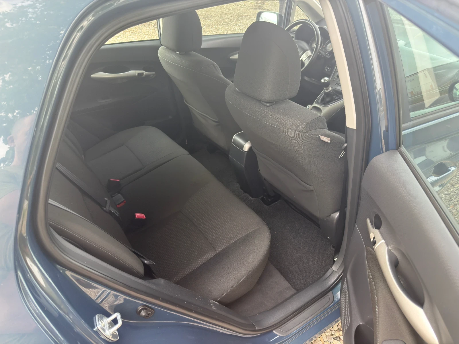 Toyota Auris 2.2 D-CAT - изображение 9